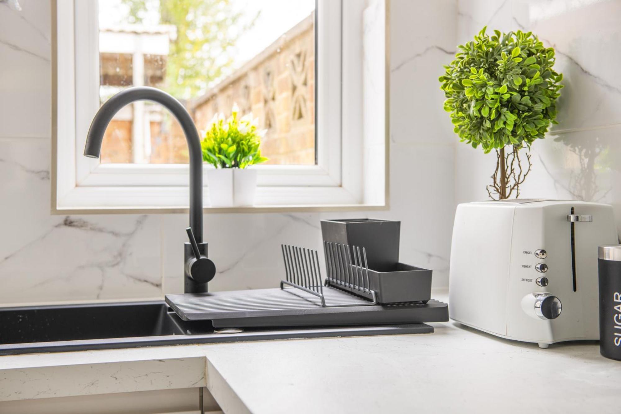 Stanion Luxurious 3 Bedroom Modern House Northamptonshire, Double, Twins, Single, Free Parking, Free Wi-Fi, Pets, Up To 8 Sleeps, 4 Smart Tvs Corby Eksteriør bilde