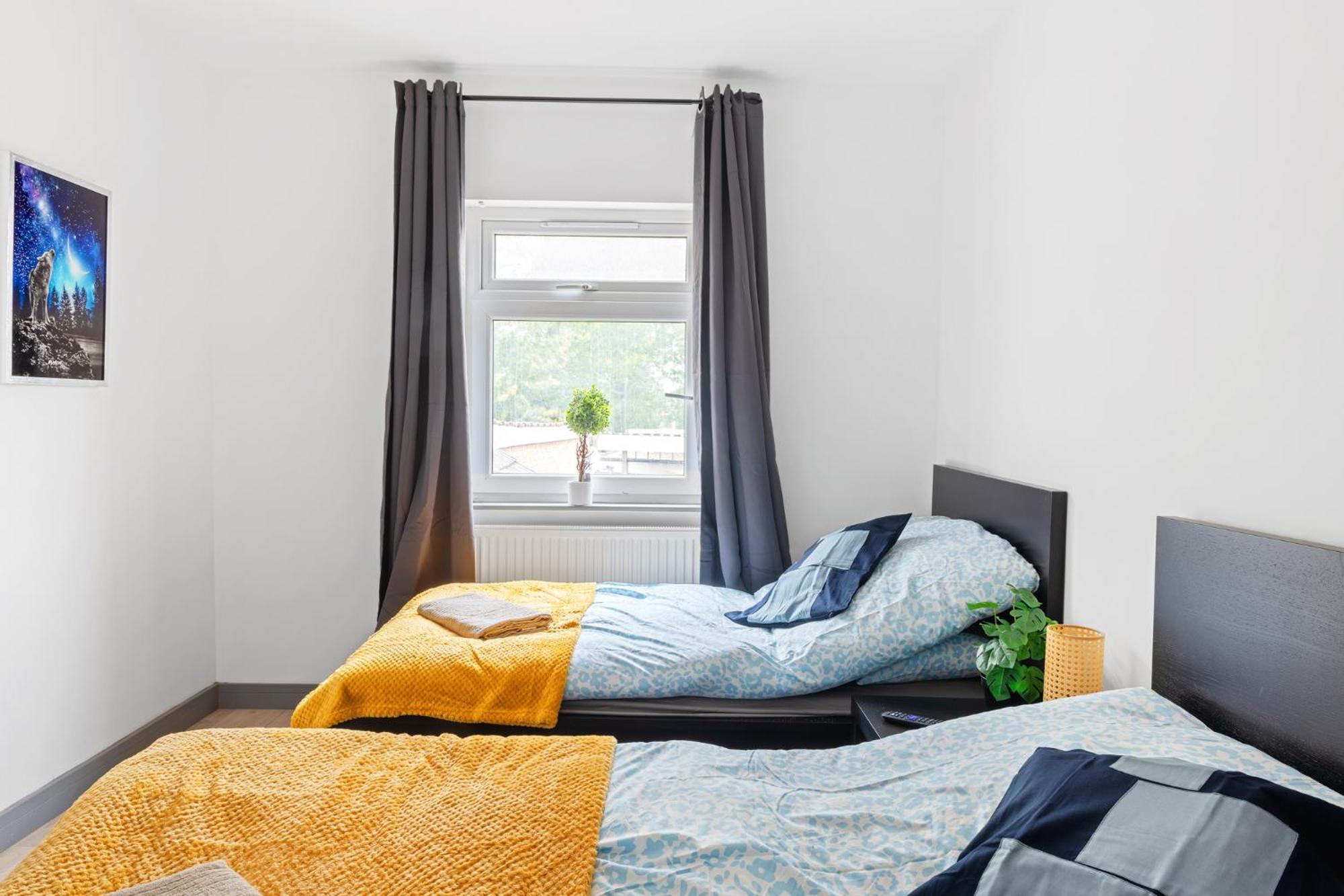 Stanion Luxurious 3 Bedroom Modern House Northamptonshire, Double, Twins, Single, Free Parking, Free Wi-Fi, Pets, Up To 8 Sleeps, 4 Smart Tvs Corby Eksteriør bilde